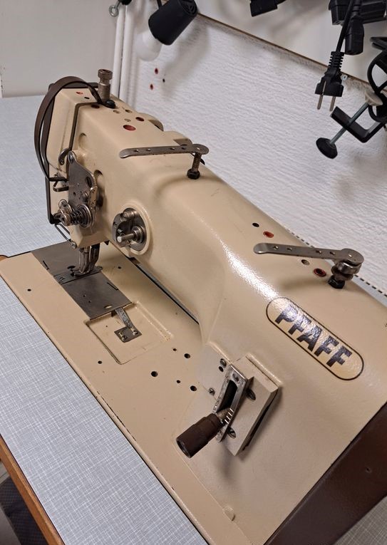 Machine a coudre  PFAFF 1245